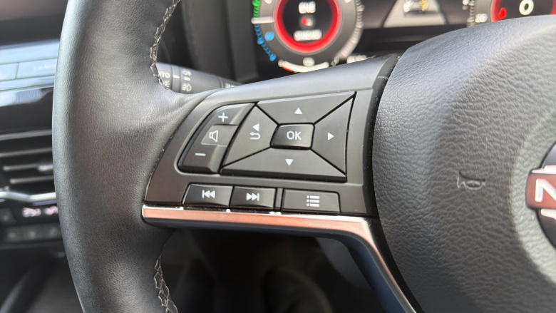 Nissan Juke 1.6 Hybrid Tekna 5dr Auto Hybrid Hatchback